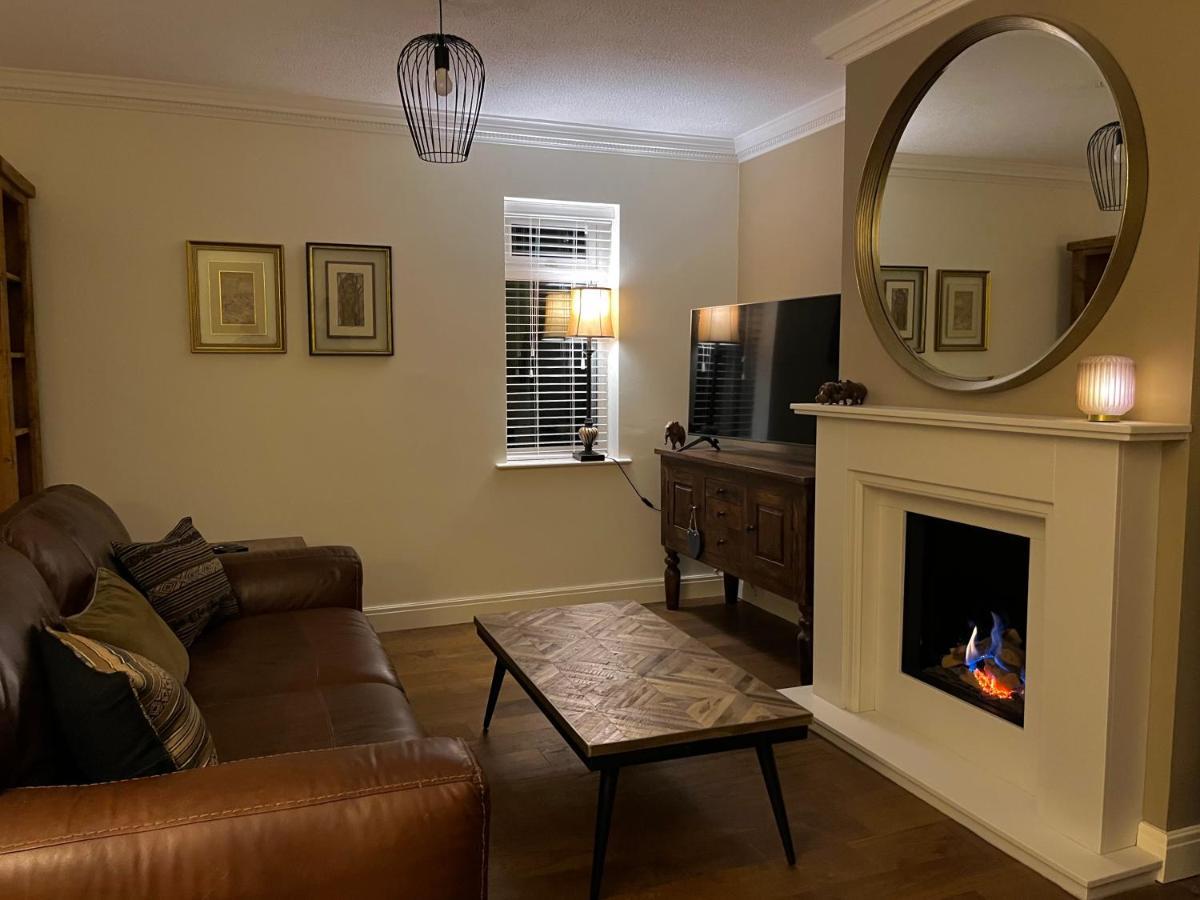 Stunning Beverley Bungalow W Fireplace, Private Parking, And Garden Exterior foto
