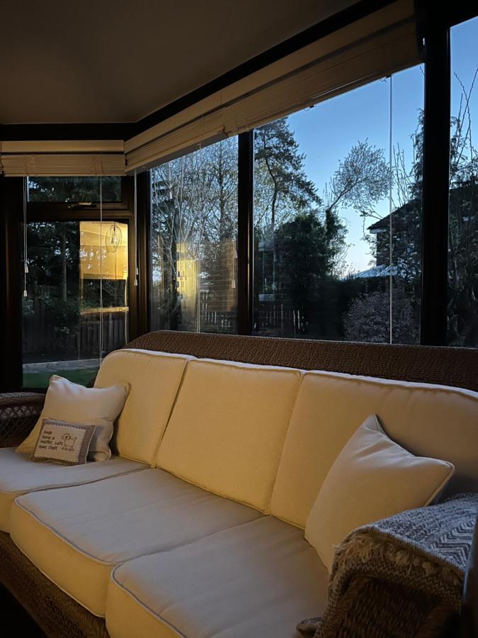 Stunning Beverley Bungalow W Fireplace, Private Parking, And Garden Exterior foto